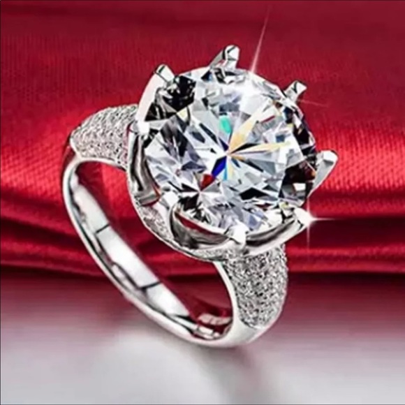 Jewelry - S925 5 CT Solitaire Simulated Diamond Crown Ring